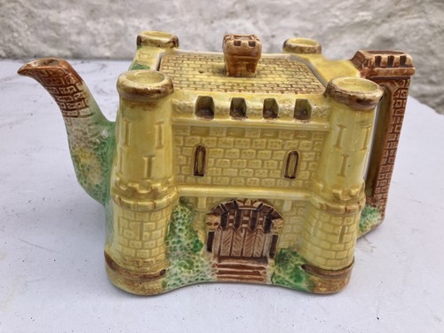 Old english castle teapot - "old,