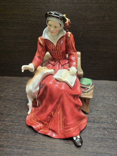 Vintage royal doulton figurine - doulton,