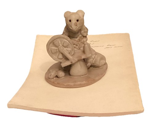 Pottery mrs mouse sitting - pottery,