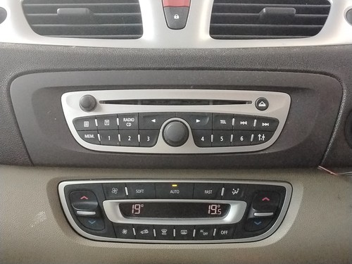 Player unit renault grand - player,