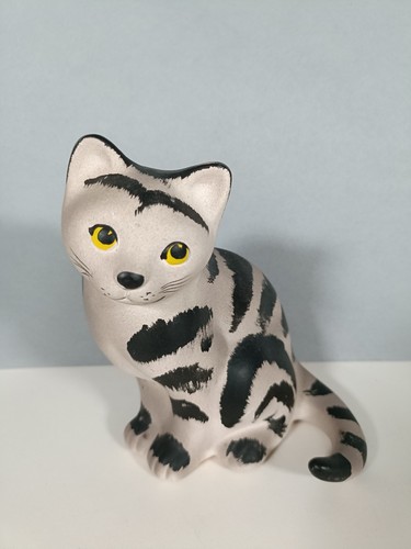 Ceramic cat crouching - ceramic,