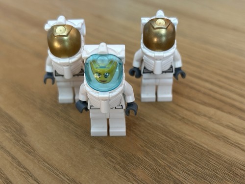 Lego spacemen astronauts - 3,
