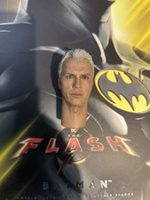 Hot Toys Modern Suit  Batman