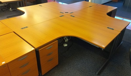 Desks yew pine left - 4,