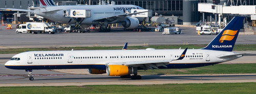B757 300 icelandair - b757-300, reg