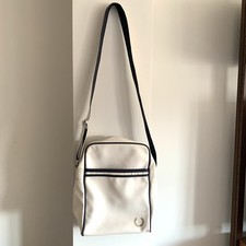 Fred Perry Side Bag Crossbody Flight bag. White.