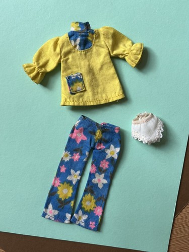 Vintage 1970s pippa doll - 💚,