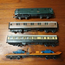 Hornby train carriages x4 Hornby Class 29 Diesel D6110, Hornby Lnr sleeping car