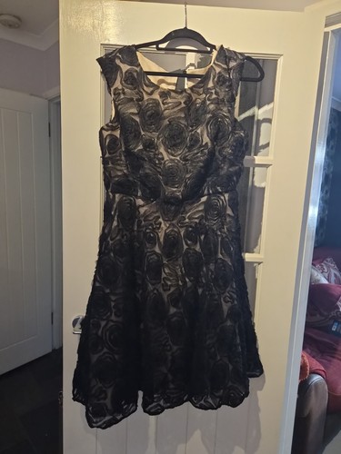 Cecil gee black sleeveless - gee,