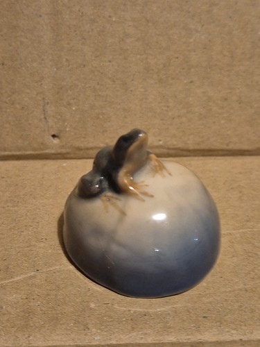 Royal copenhagen frog on - on, a