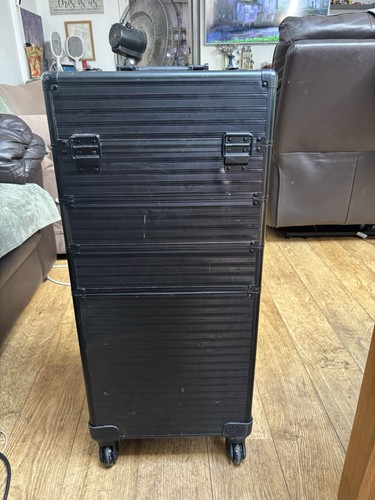 Tattoo equipment and spares - and,
