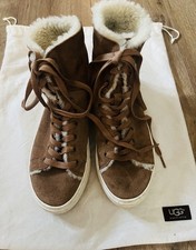 UGG BEVEN CHESTNUT CUFFABLE