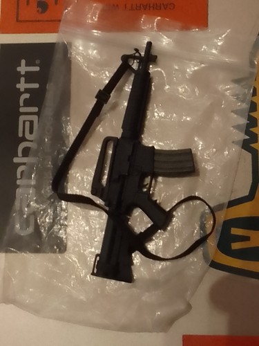 Scale automatic rifle with - 1/6,
