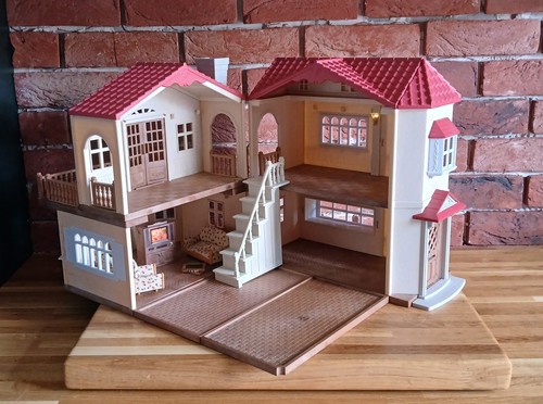 Sylvanian families red - families,