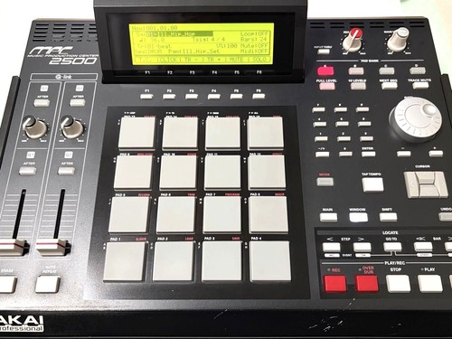 Akai mpc2500 black sampler - mpc2500,