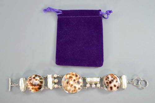 Vintage silver tone shell - silver,