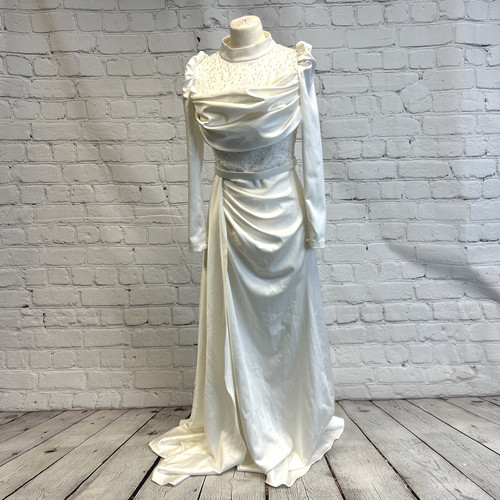 Hennin modest wedding dress - hennin,