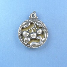 Belle Epoque Cherry Locket