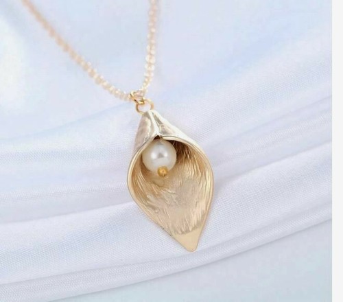 Calla lily pendant necklace - calla,
