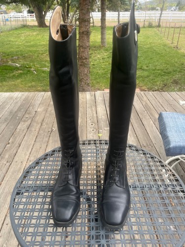 Slightly used ariat monaco - used,