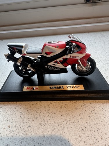 Maisto scale yamaha - 1:18,