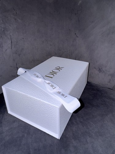 Dior white couture box - white,