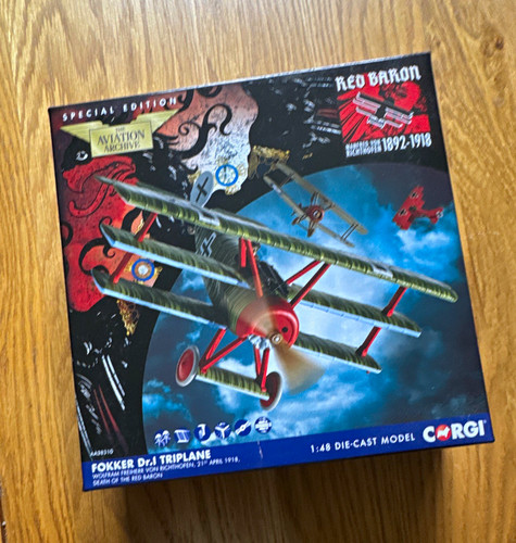 Corgi fokker triplane - fokker, red