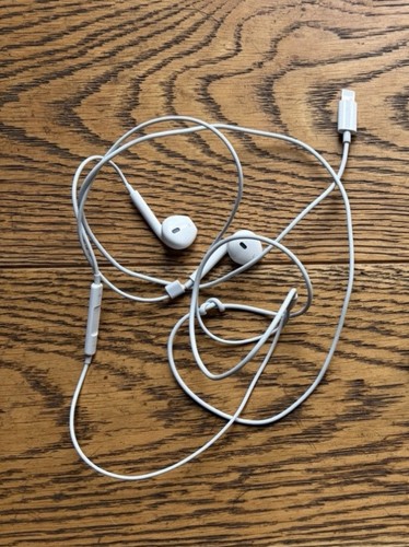 Apple wired earphones - apple, geniune