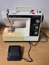 Toyota 9400 ER1 Series Vintage Sewing Machine Made in Taiwan Zigzag With Case