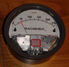 Dwywer Magnehelic differential pressure gauge 2000-250pa