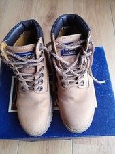 Ladies camel/tan Wrangler