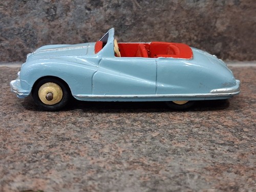 Dinky toys 106 - #106, austin