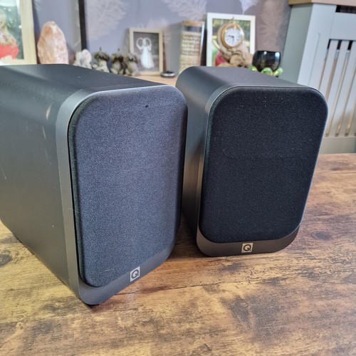 Acoustics 3010 speakers - q,