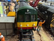 HORNBY TRIANG R157/158 3 Car