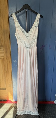 Pre owned olga nightgown - pre-owned,