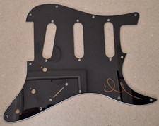 ELVIS COSTELLO  - SINGER , SONGWRITER -  HAND SIGNED 11x9 SCRATCH PLATE