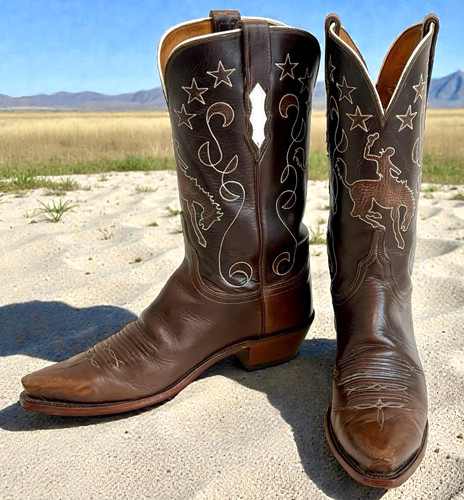 Rare lucchese bucking - lucchese, bronco