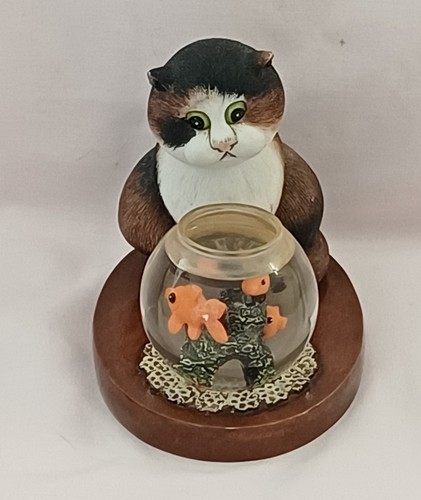Vintage comic curious cats - &,