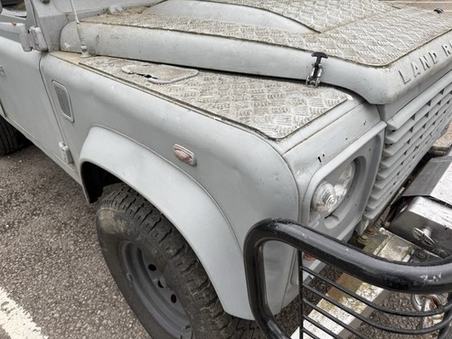 Land rover defender - rover, puma