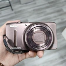 Nikon COOLPIX S9500 18.1MP 22x