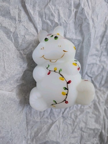 Fenton hippo satin glass - hippo,