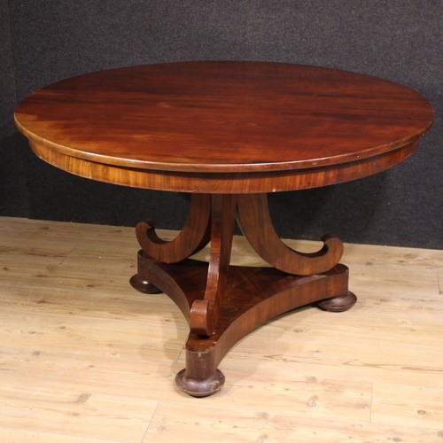 Dutch round table antique