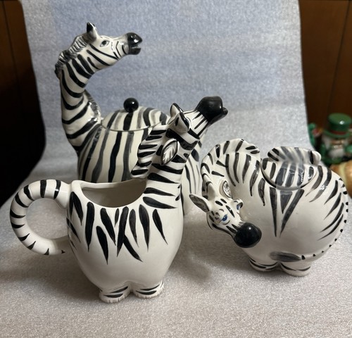 Blue sky clayworks zebra - blue,