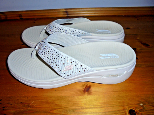 New skechers arch fit - new, ultra