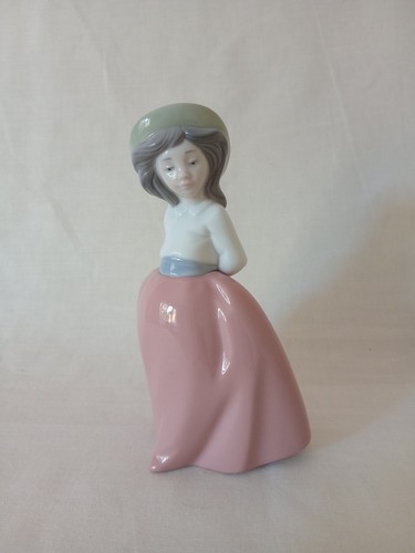 Nao girl figurine little - 'little,