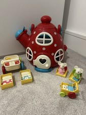 ELC Happyland Kettle Cottage