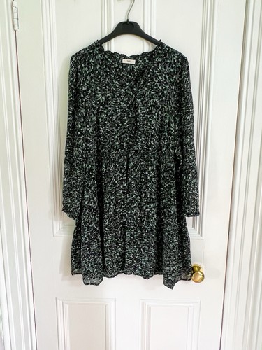 Khaki black green abstract