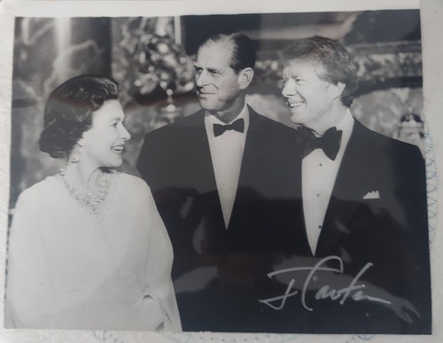 Jimmy carter signed 8x10 - carter,