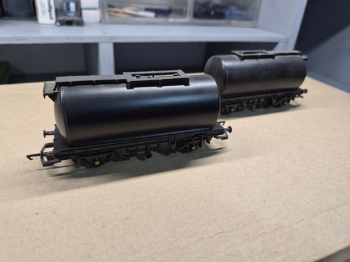 Hornby fuel tankers respray - fuel,