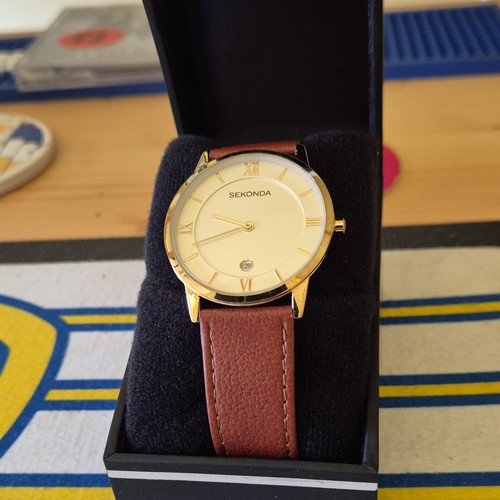 Sekonda gold tone analogue - tone,